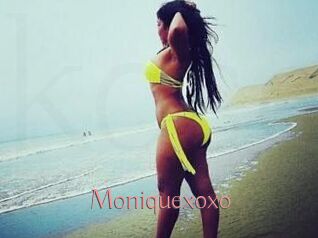 Moniquexoxo