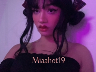 Miaahot19