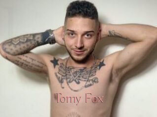Tomy_Fox